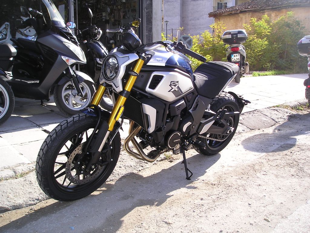 CFMoto '24 700CL-X